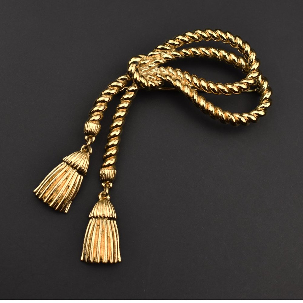 Rope knot brooch gold, large quirky lapel pin for women
